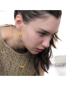 Pendentif feuille de Ginkgo avec pampille boule ambre cognac, argent doré